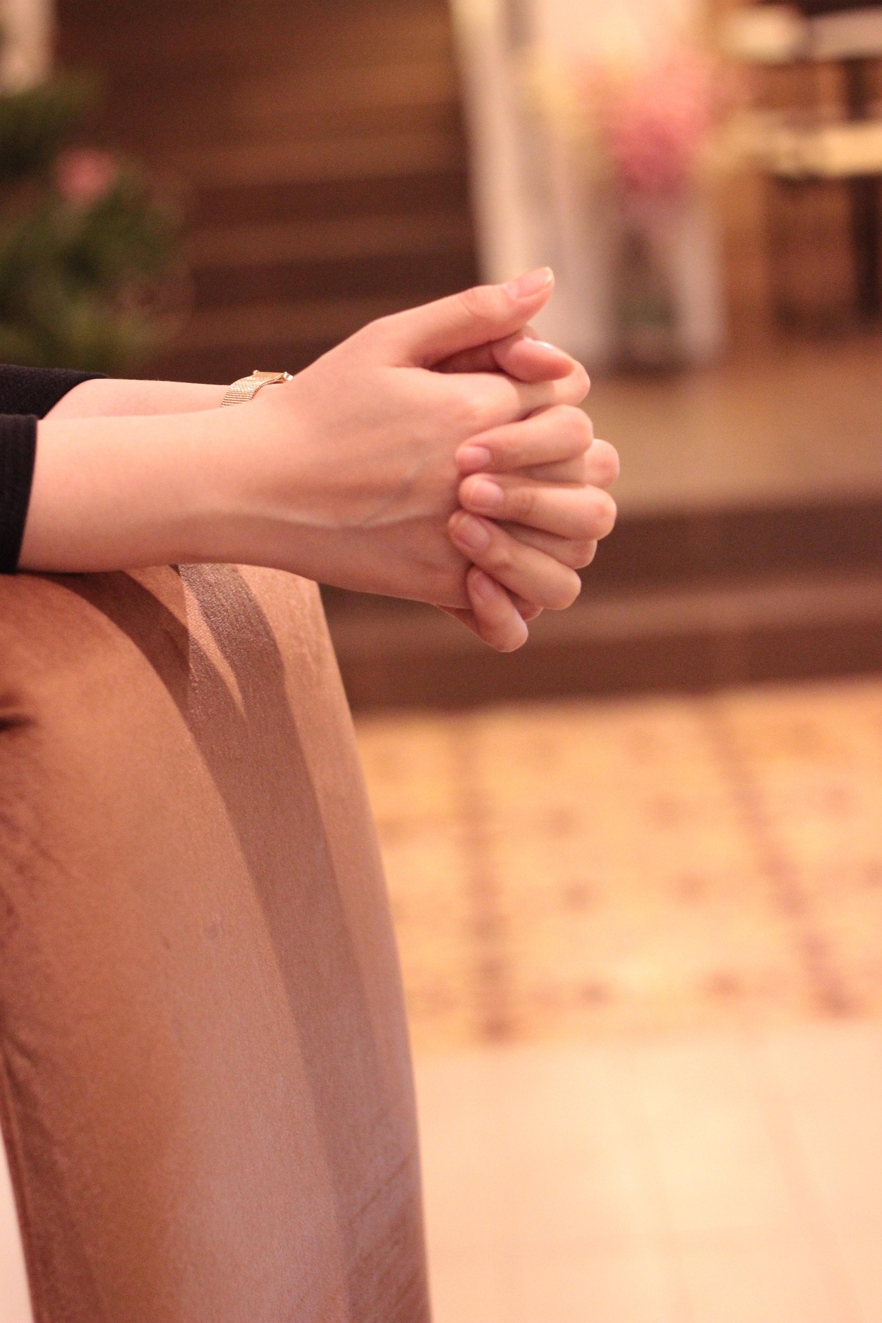 Akbaranifsolo Hand 2585072 1920